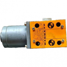 Válvula hidráulica REXROTH 4WE10Y10/LG24N usada Válvula hidráulica REXROTH 4WE10Y10/LG24N usada