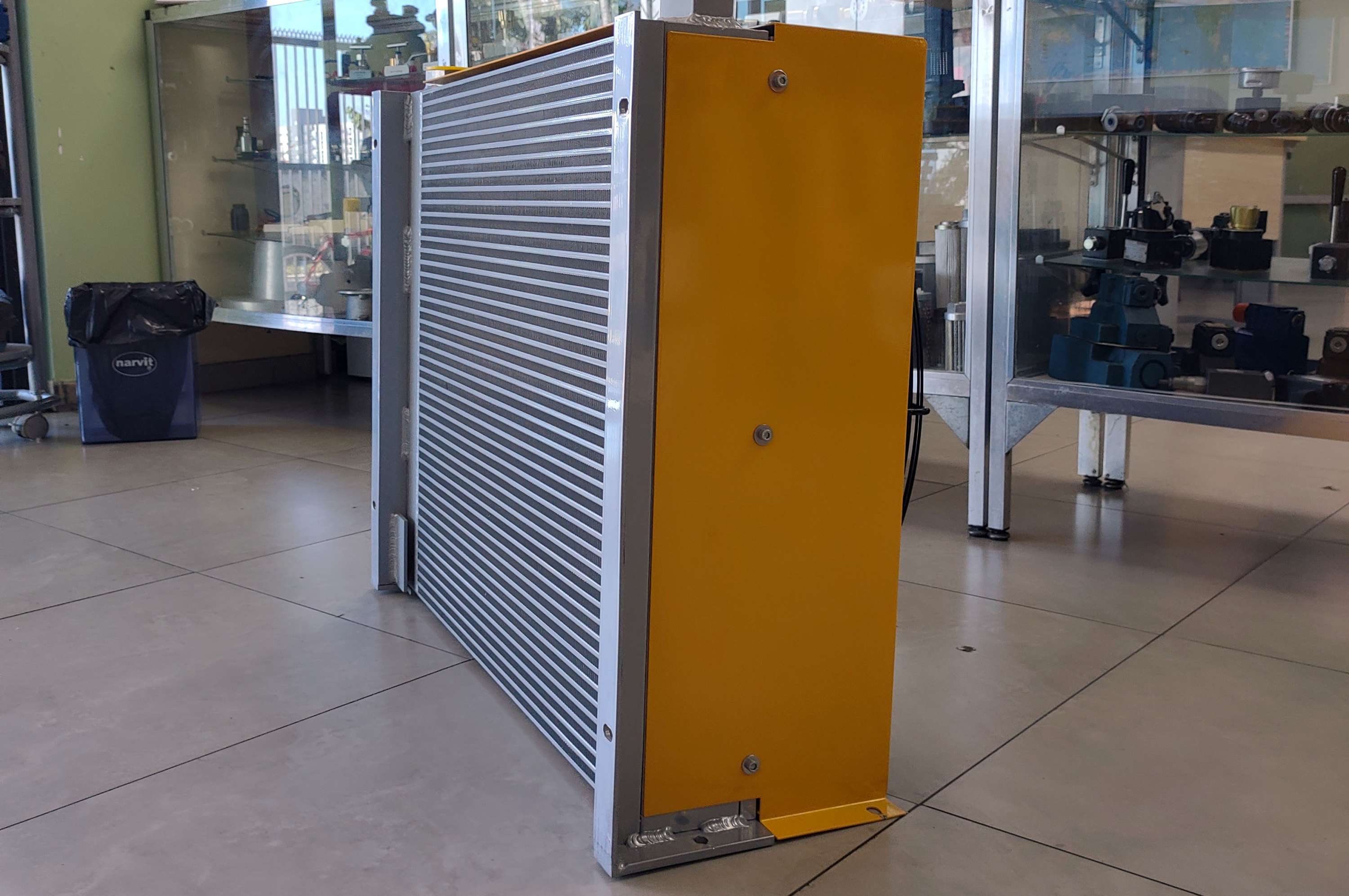 WUXI <br/>
capacidade 500L, AC 220V