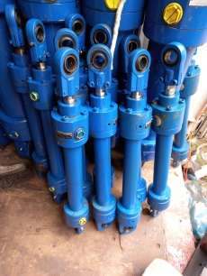 CILINDRO HIDRÁULICO CDH2MP540/28-250 - REXROTH seminovo CILINDRO HIDRÁULICO CDH2MP540/28-250 - REXROTH seminovo