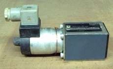 Válvula hidráulica (modelo: 0810020286)