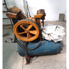 ** COMPRESSOR SCHULZ 40 PÉS usado ** COMPRESSOR SCHULZ 40 PÉS usado