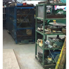 ** PRATELEIRA PARA FERRAMENTAS (SEM AS FERRAMENTAS) usada