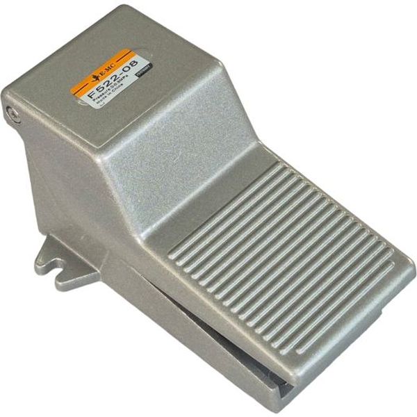 5/2 vias, conexão 1/4, acionamento pedal, retorno mola, pressão de trabalho 0...0,8MPa, norma ISO9001, meio de operação ar limpo