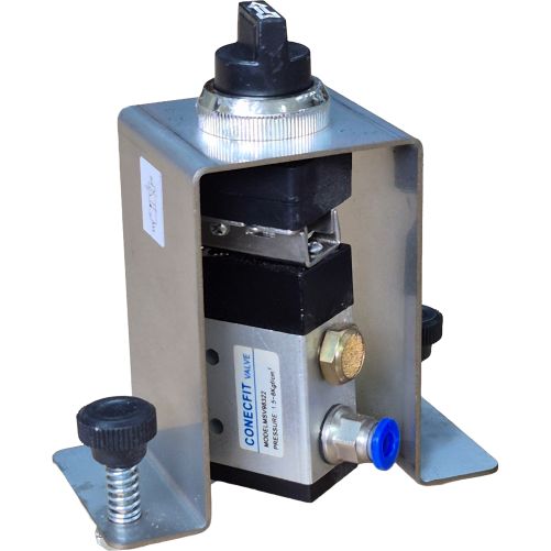 3/2 vias, conexão 1/4, acionamento seletora / retorno mola, pressão 1,5~8Kgf/cm2. Com conexões instântaneas 1/4X6, silenciador e suporte.