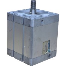 - Diâmetro: 100mm - Curso: 67mm - Funcionamento: dupla ação - Rosca externa - Amortecimento pneumático auto-ajustável de fim de curso - Detecção da posição - Norma: ISO 21287 - Pressão de trabalho máxima: 10 bar - Temperatura do meio ambiente: -20oC~80oC - Camisa: liga de alumínio anodizado incolor - Vedações: TPE-U (PU) 