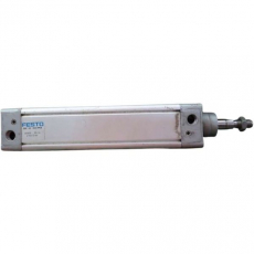 Cilindro pneumático FESTO DNC-63-210-PPVA 163400 63X210 seminovo Cilindro pneumático FESTO DNC-63-210-PPVA 163400 63X210 seminovo