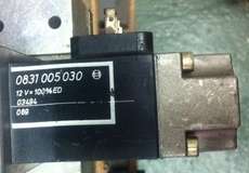Bobina hidráulica BOSCH 0831005030 12V usada Bobina hidráulica BOSCH 0831005030 12V usada