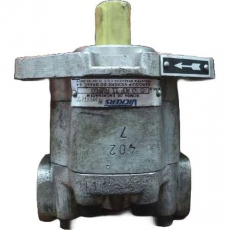 Bomba de engrenagens VICKERS G520AOF11 seminova Bomba de engrenagens VICKERS G520AOF11 seminova