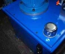 Tanque com borda para contenção de óleo Tanque com borda para contenção de óleo