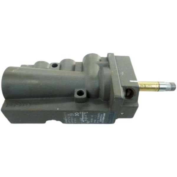 marca; FESTO <br/>
modelo: NVF3MOH52K14IAEX 13058531 <br/>
estado: seminova
