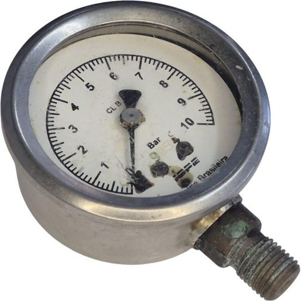 saída por baixo, conexão rosca 1/4, diâmetro 63mm, caixa metálica, fluido ar comprimido