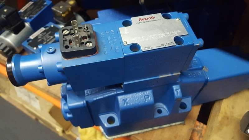 marca: REXROTH <br/>modelo: 4WRZ16EB15060 6AG24NEK4D3M <br/>04W447360E82235301