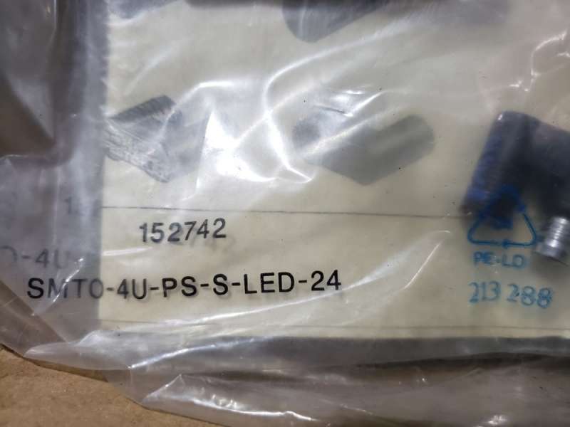 marca: FESTO <br />
modelo: SMT04UPSSLED24 152742 <br />