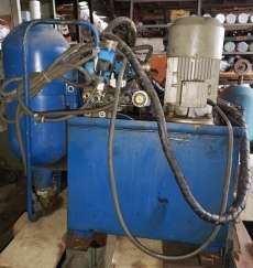 Unidade hidráulica com acumulador de pressão usada Unidade hidráulica com acumulador de pressão usada