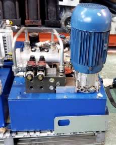 Unidade hidráulica com motor trifásico de 5CV WEG Unidade hidráulica com motor trifásico de 5CV WEG